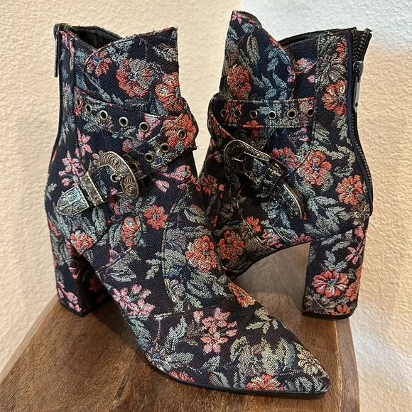 Badgley Mischka Collection Morrisey Brocade Bootie Size 81/2 - Picture 13 of 13